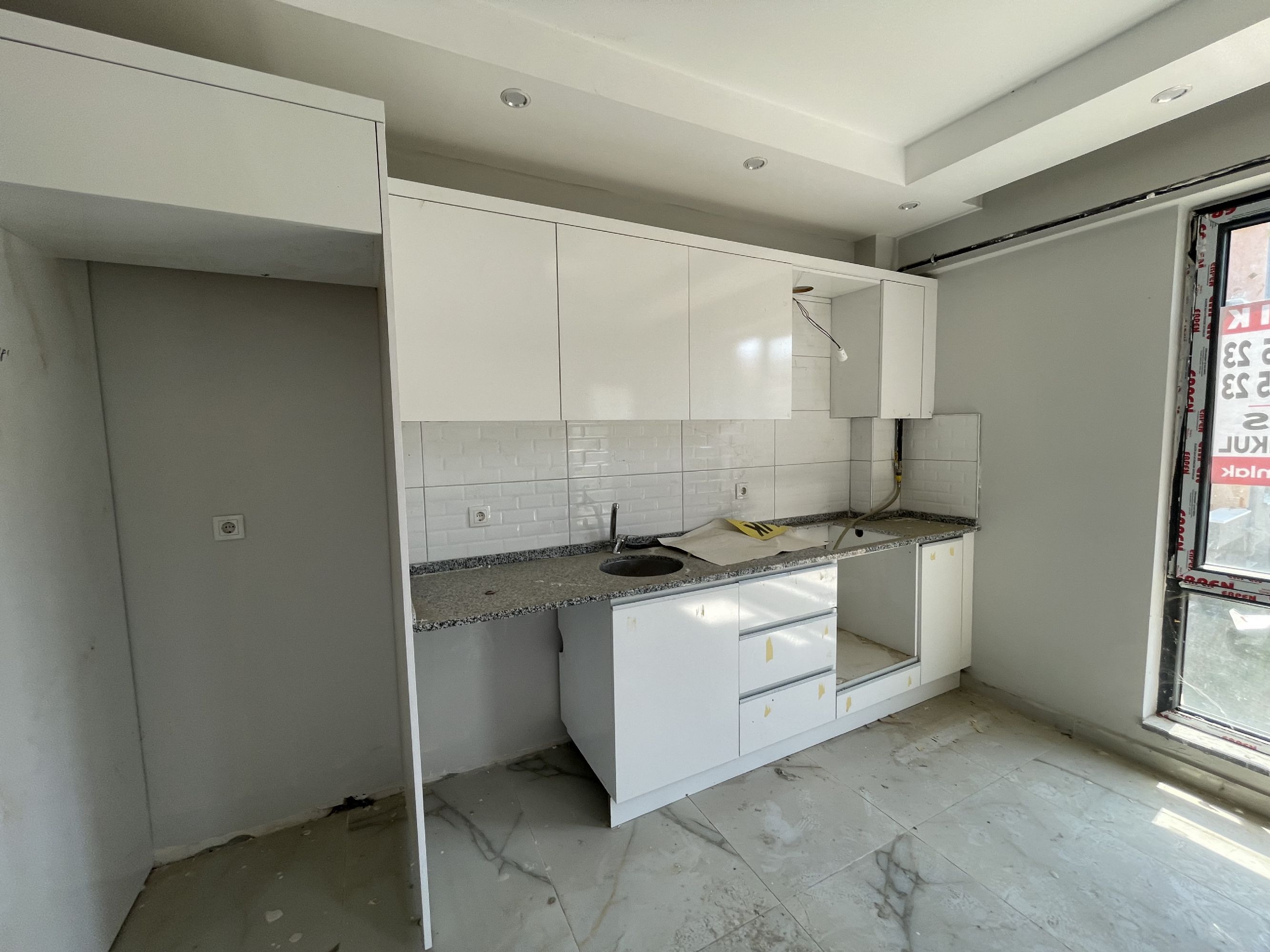 DÜZCE MERKEZ AZİZİYE MAH SATILIK ARA KAT DAİRE