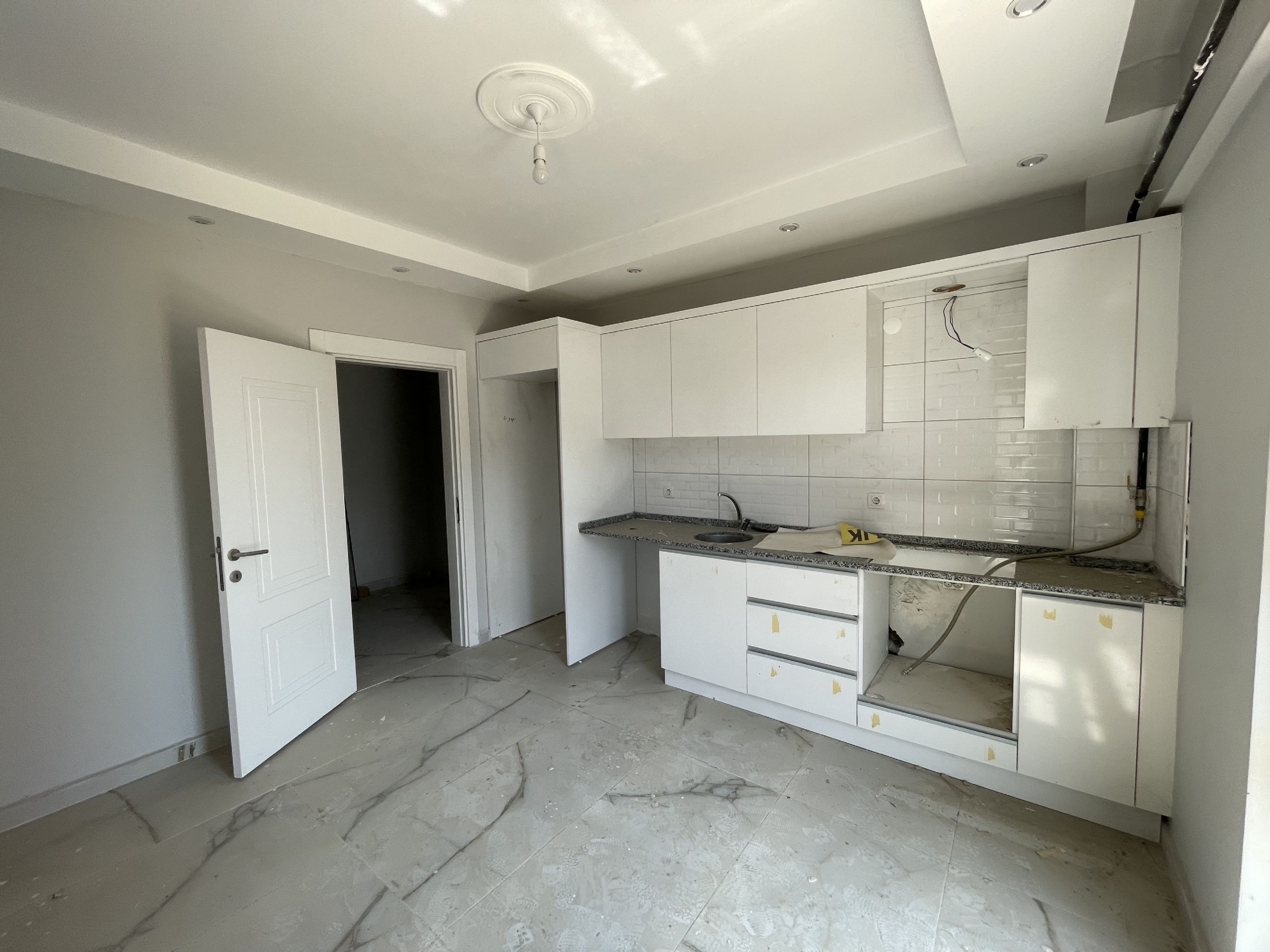 DÜZCE MERKEZ AZİZİYE MAH SATILIK ARA KAT DAİRE