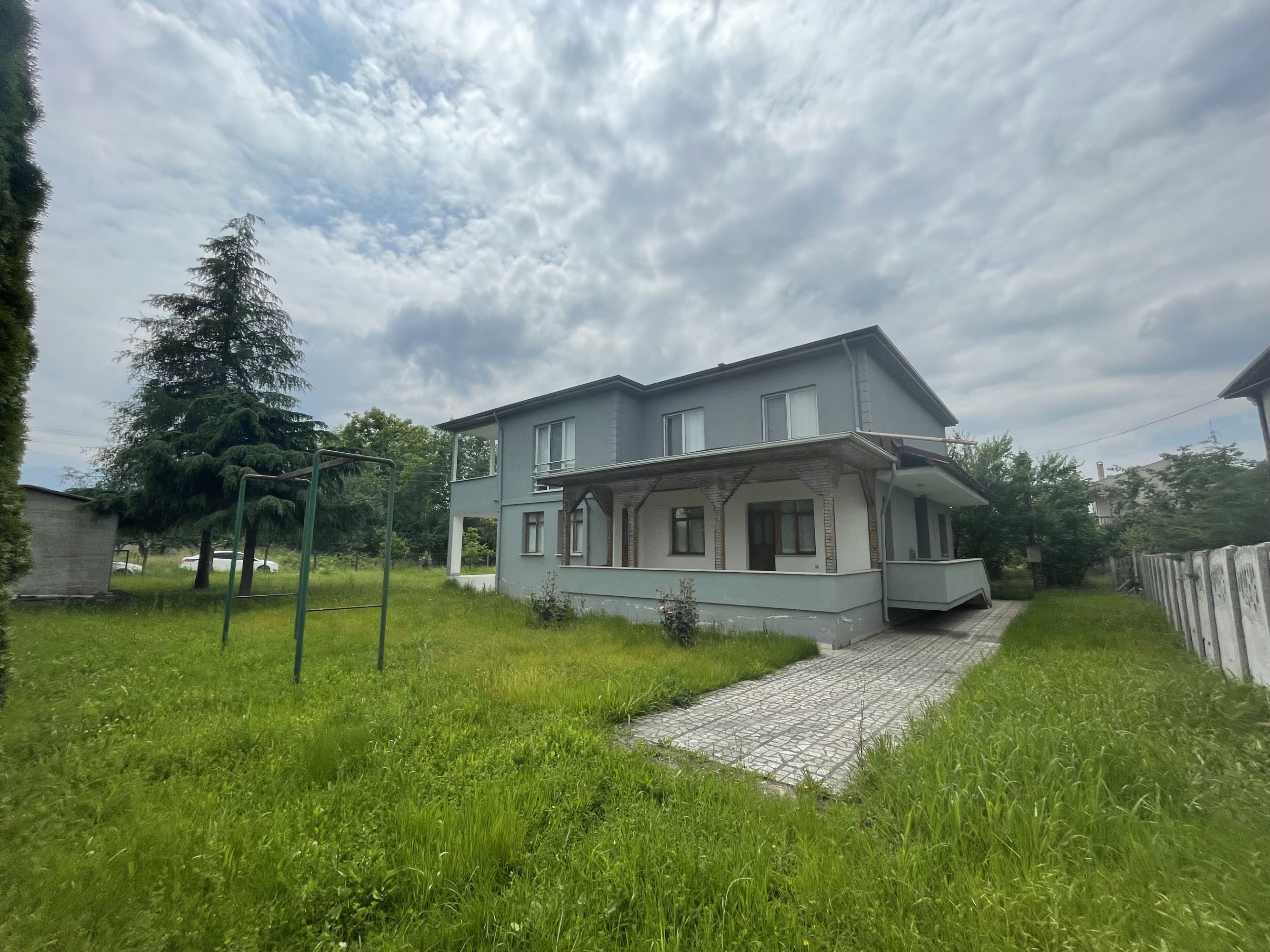 DÜZCE ŞIRALIK MAH SATILIK 875 M2 ARSA İÇİNDE MÜSTAKİL EV