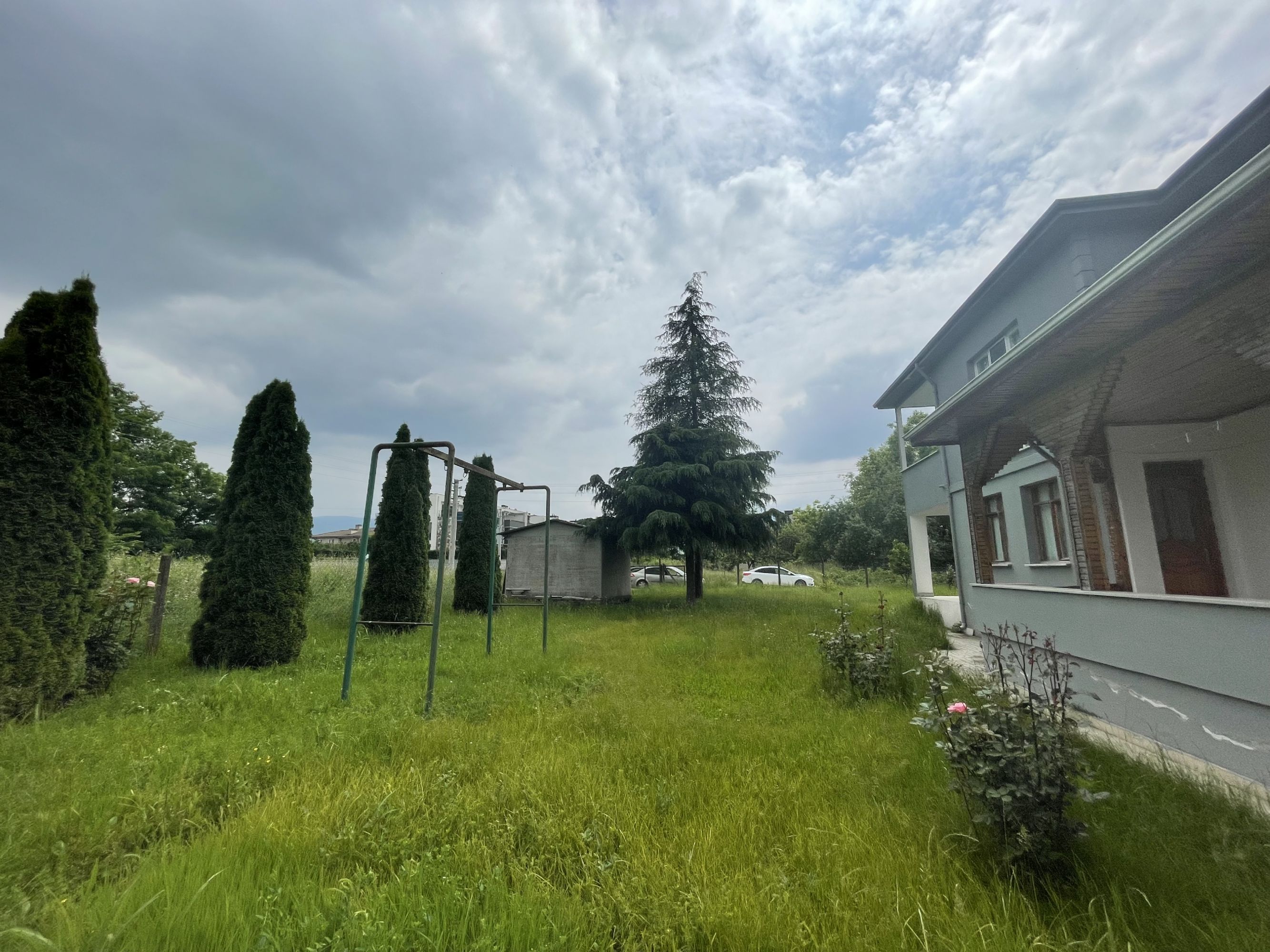 DÜZCE ŞIRALIK MAH SATILIK 875 M2 ARSA İÇİNDE MÜSTAKİL EV