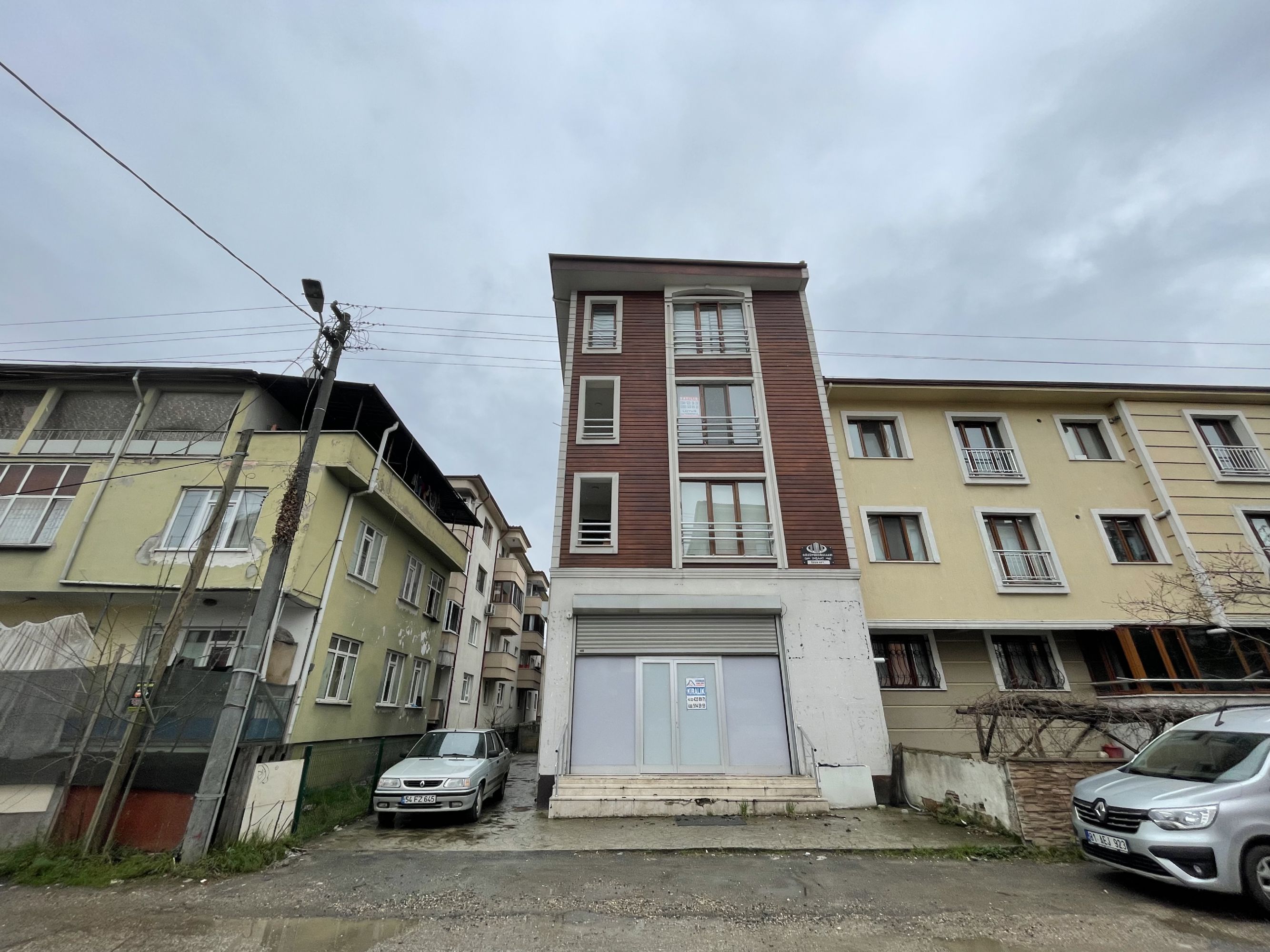 DÜZCE MERKEZ KÜLTÜR MAH ARA KAT SATILIK 2+1 DAİRE