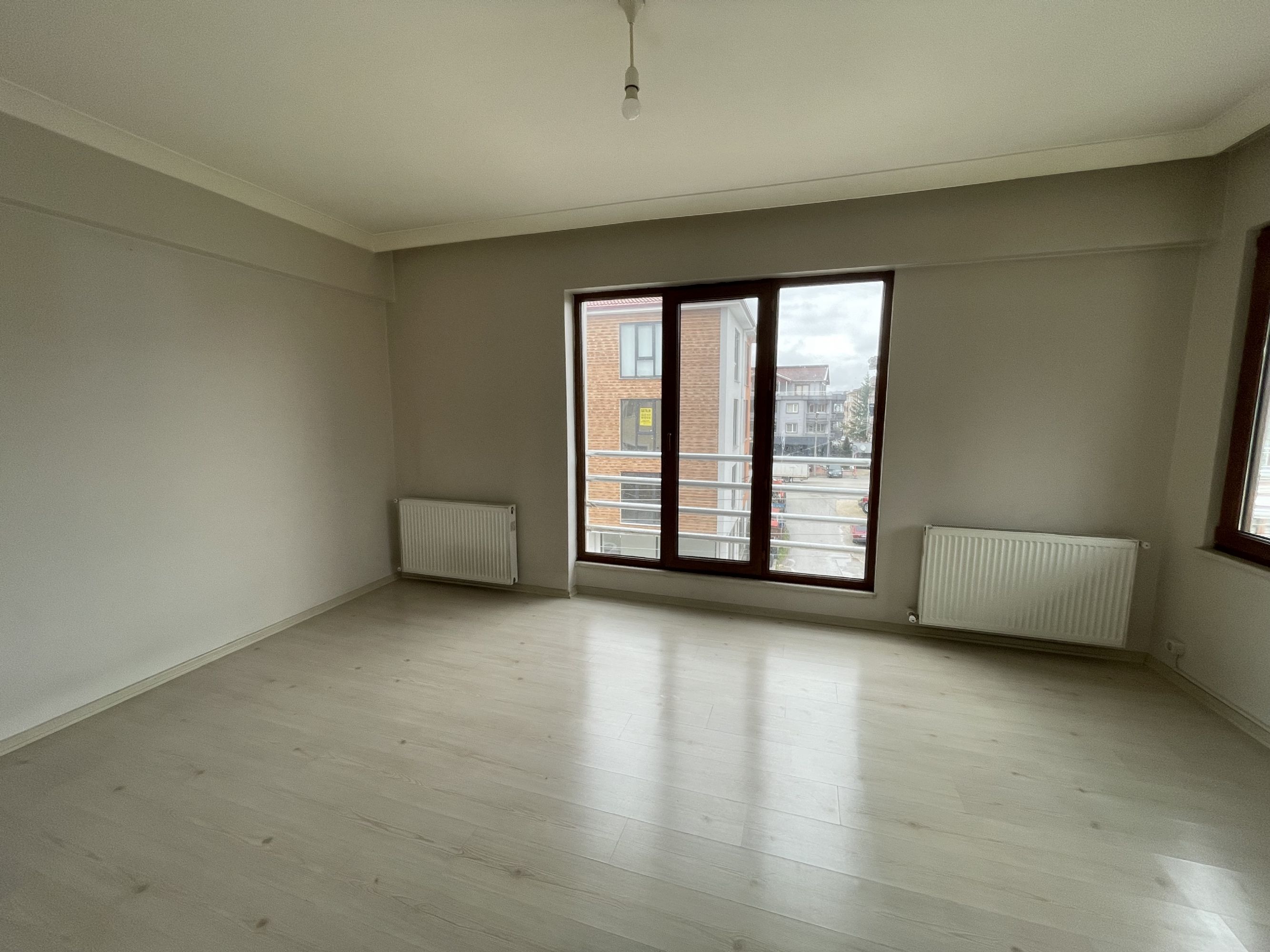 DÜZCE MERKEZ KÜLTÜR MAH ARA KAT SATILIK 2+1 DAİRE