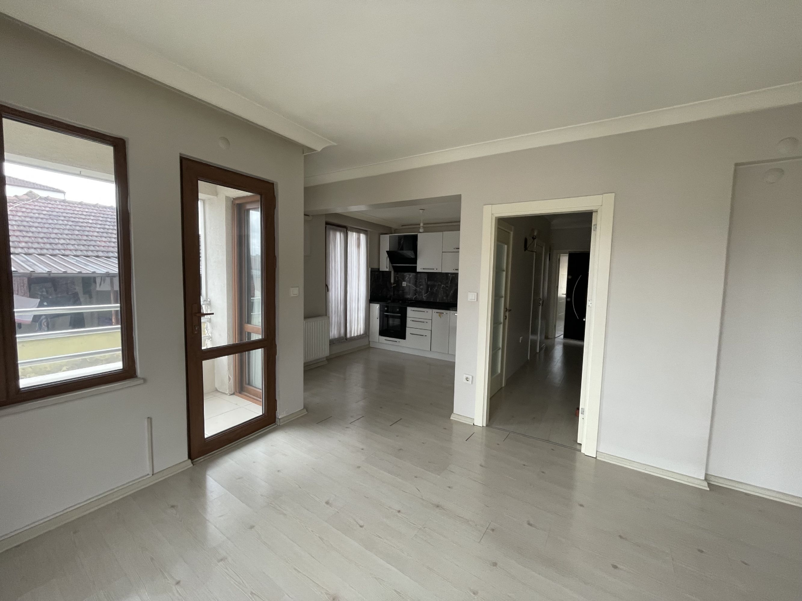 DÜZCE MERKEZ KÜLTÜR MAH ARA KAT SATILIK 2+1 DAİRE