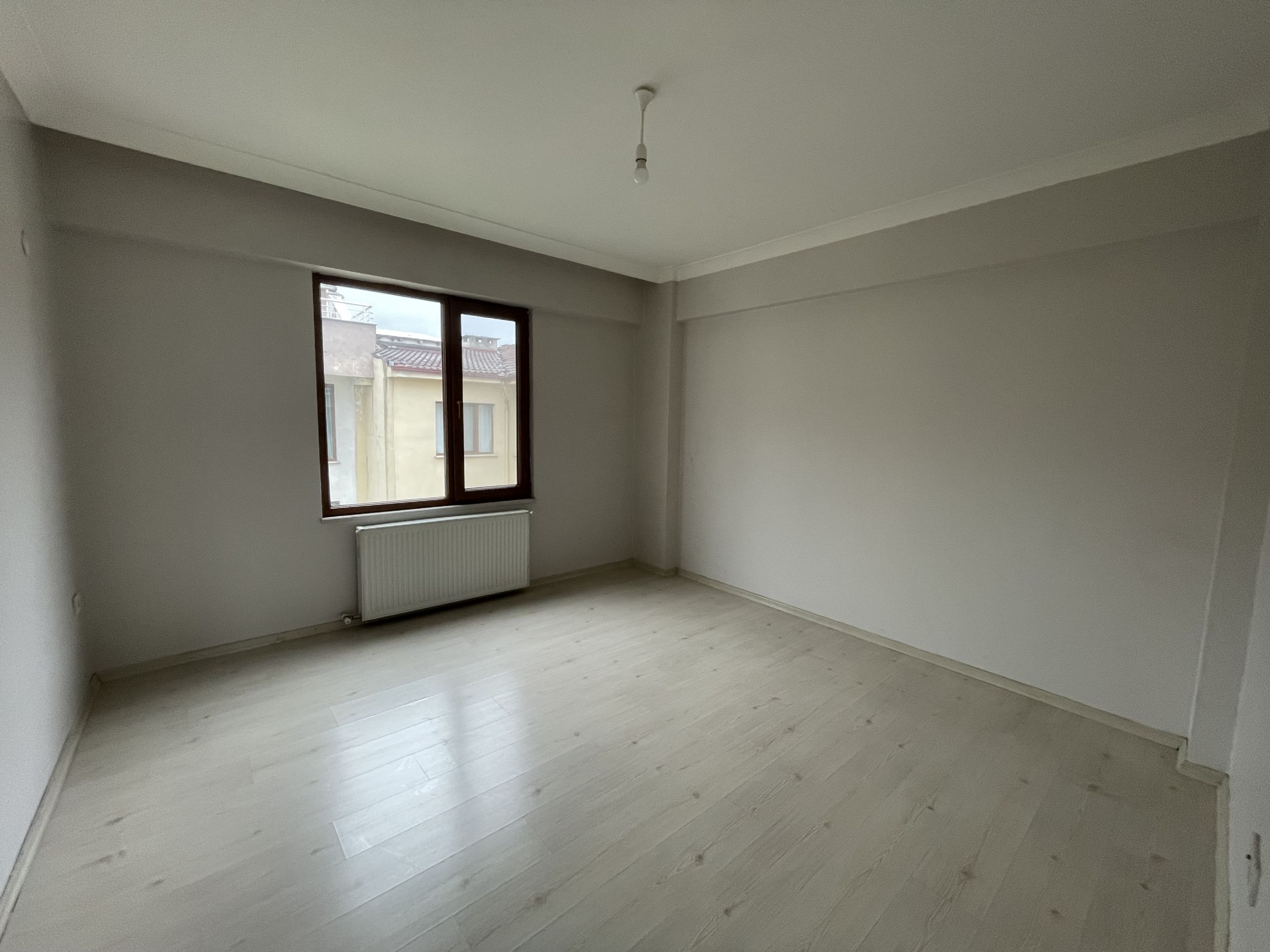 DÜZCE MERKEZ KÜLTÜR MAH ARA KAT SATILIK 2+1 DAİRE