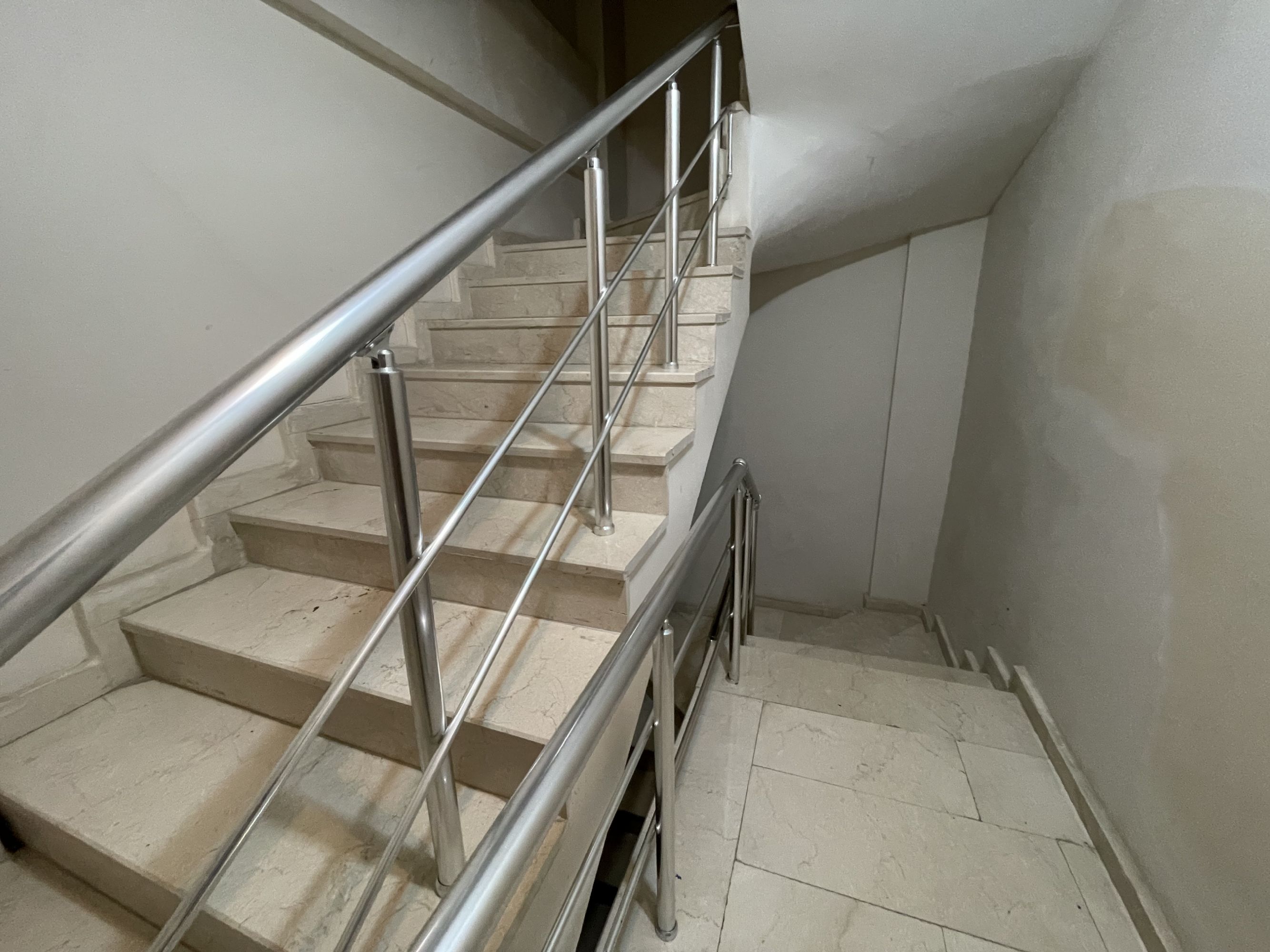 DÜZCE MERKEZ KÜLTÜR MAH ARA KAT SATILIK 2+1 DAİRE