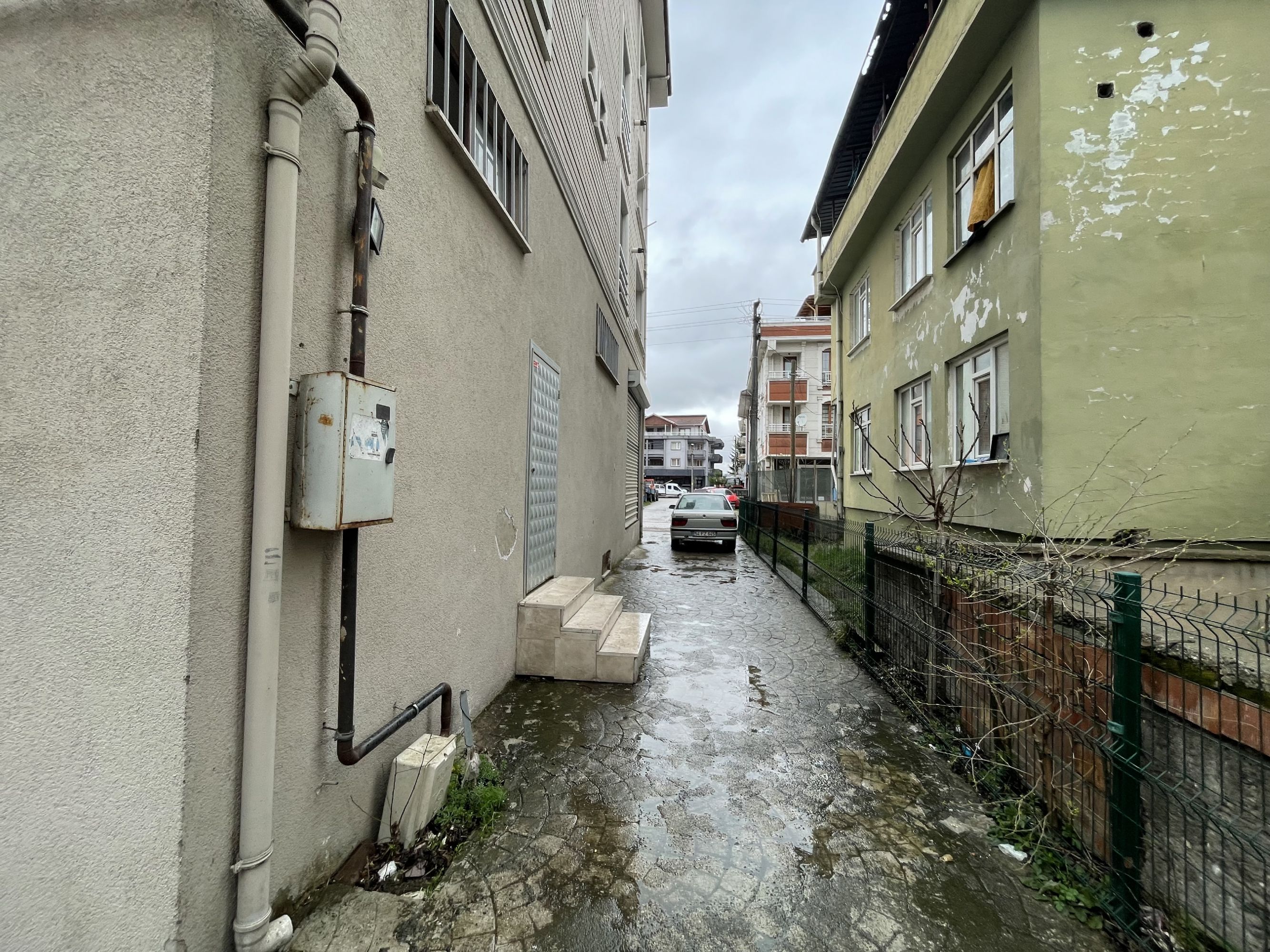 DÜZCE MERKEZ KÜLTÜR MAH ARA KAT SATILIK 2+1 DAİRE