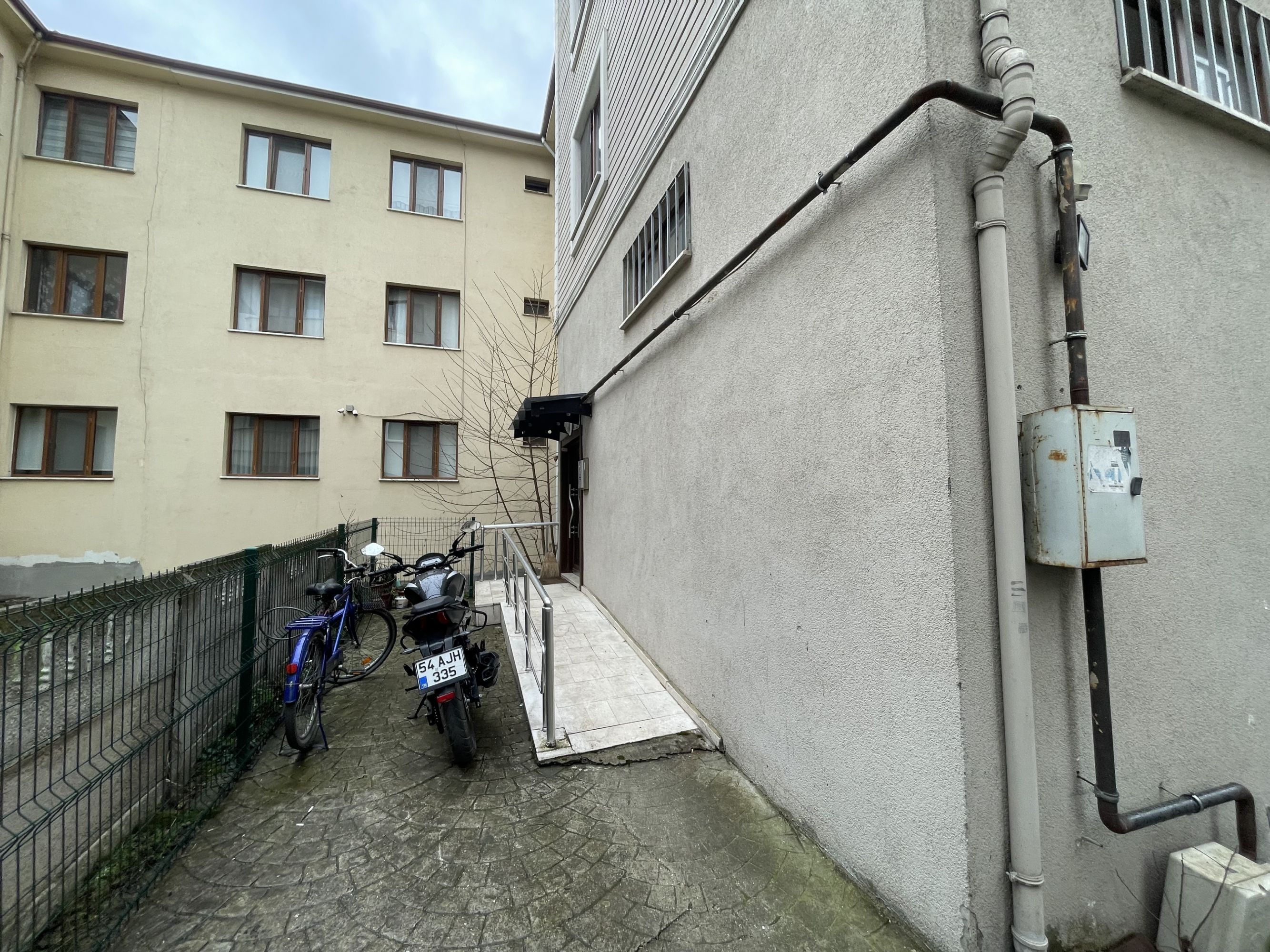 DÜZCE MERKEZ KÜLTÜR MAH ARA KAT SATILIK 2+1 DAİRE