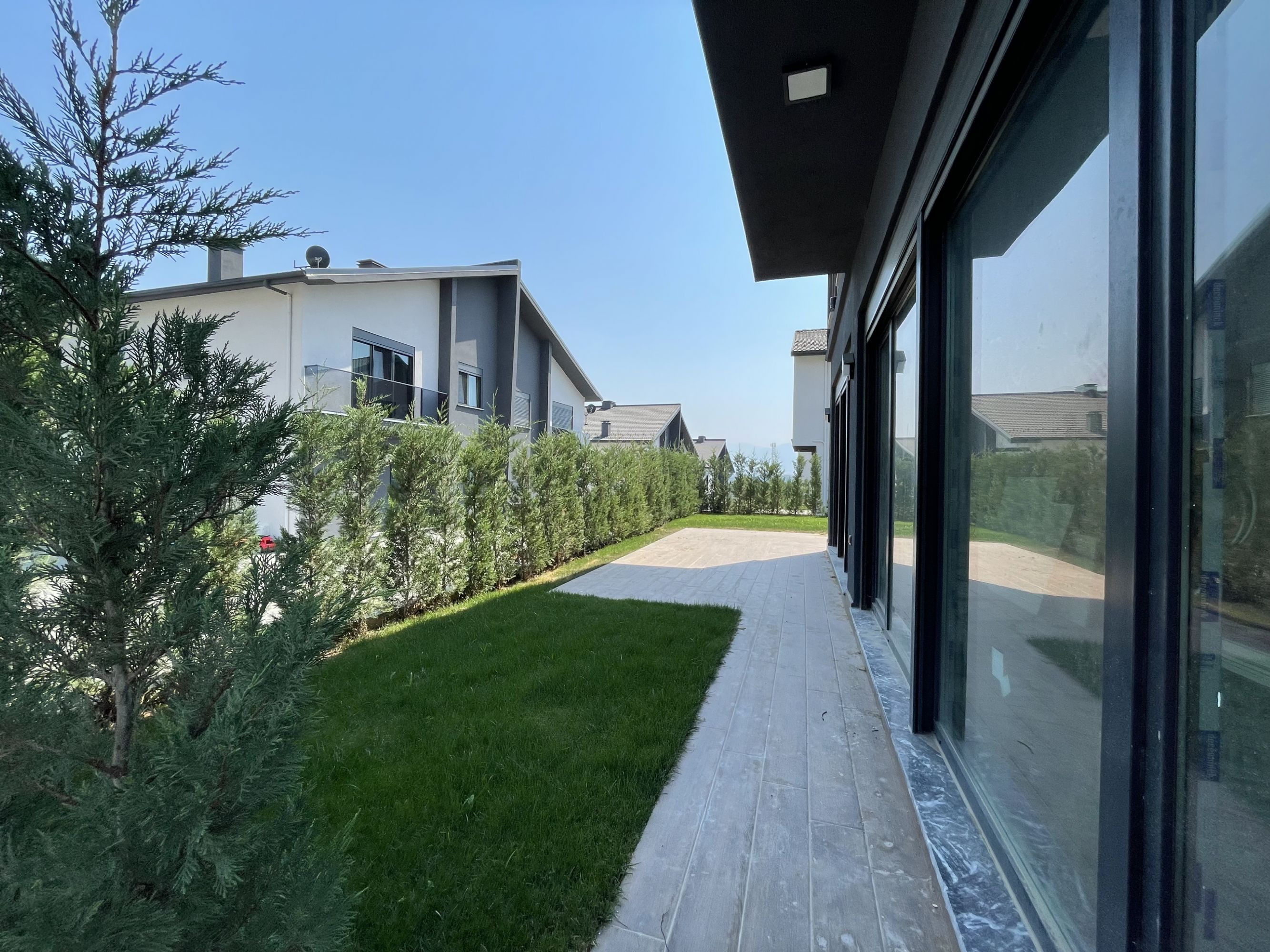 DÜZCE MERKEZ VADİ BAHÇEŞEHİRDE SATILIK TEKİL LÜX VİLLA