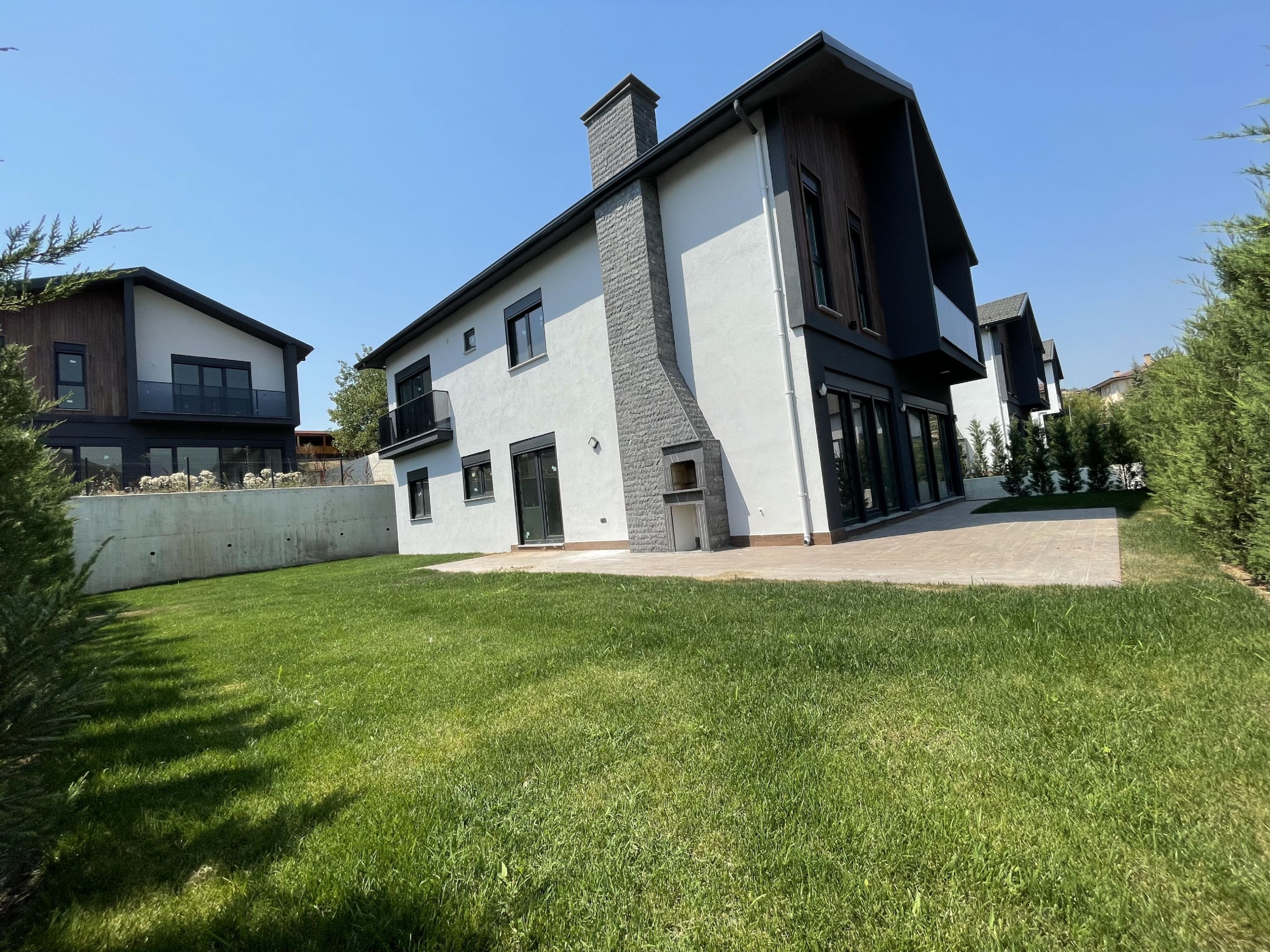 DÜZCE MERKEZ VADİ BAHÇEŞEHİRDE SATILIK TEKİL LÜX VİLLA