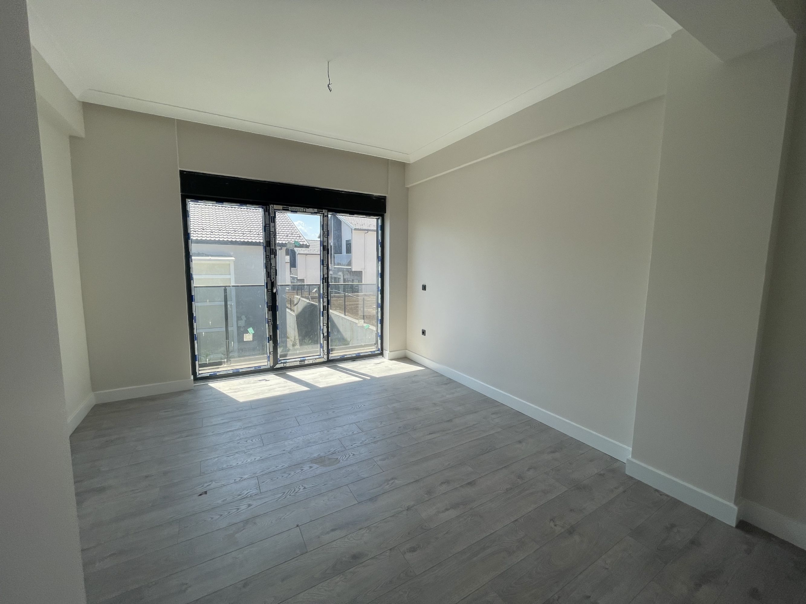 DÜZCE MERKEZ VADİ BAHÇEŞEHİRDE SATILIK TEKİL LÜX VİLLA