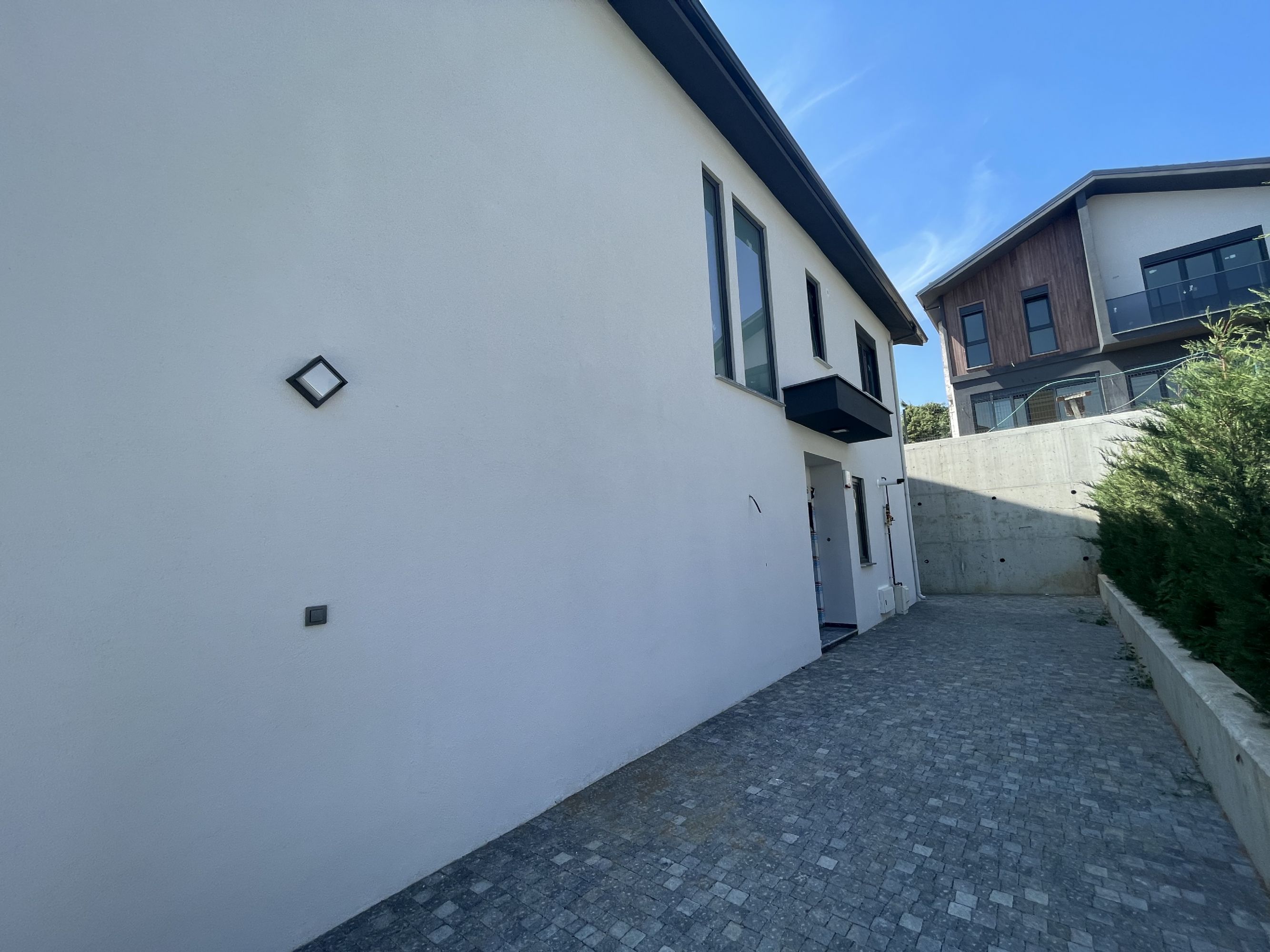 DÜZCE MERKEZ VADİ BAHÇEŞEHİRDE SATILIK TEKİL LÜX VİLLA