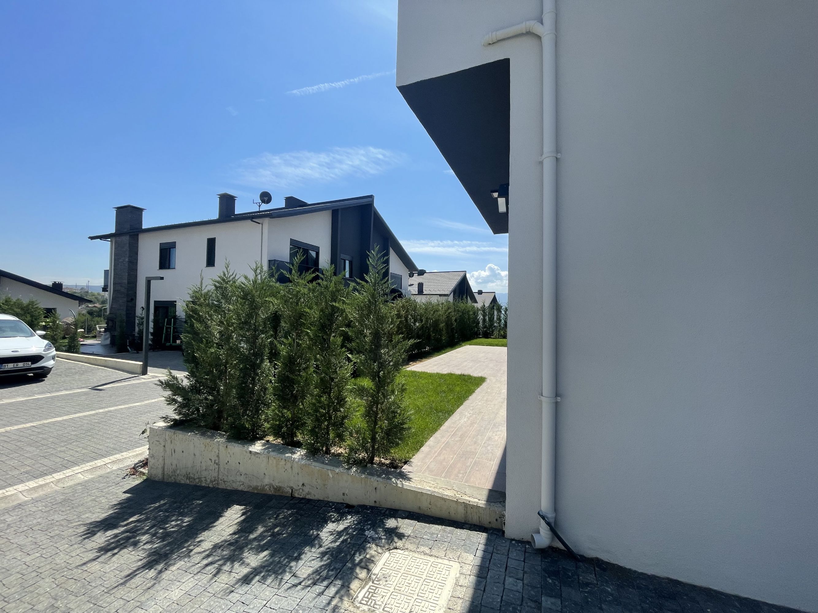 DÜZCE MERKEZ VADİ BAHÇEŞEHİRDE SATILIK TEKİL LÜX VİLLA