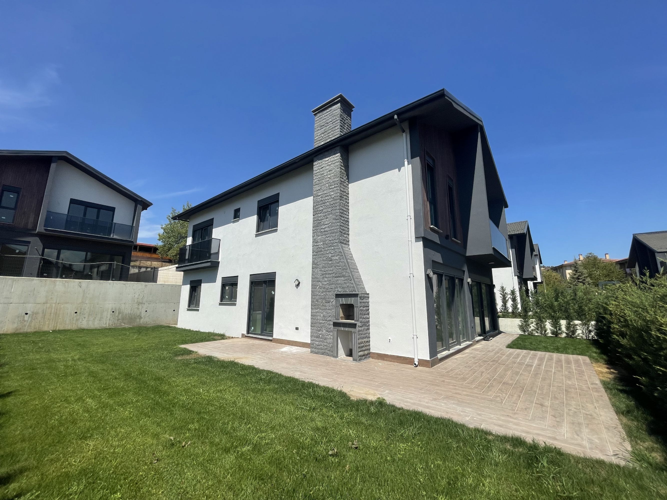 DÜZCE MERKEZ VADİ BAHÇEŞEHİRDE SATILIK TEKİL LÜX VİLLA